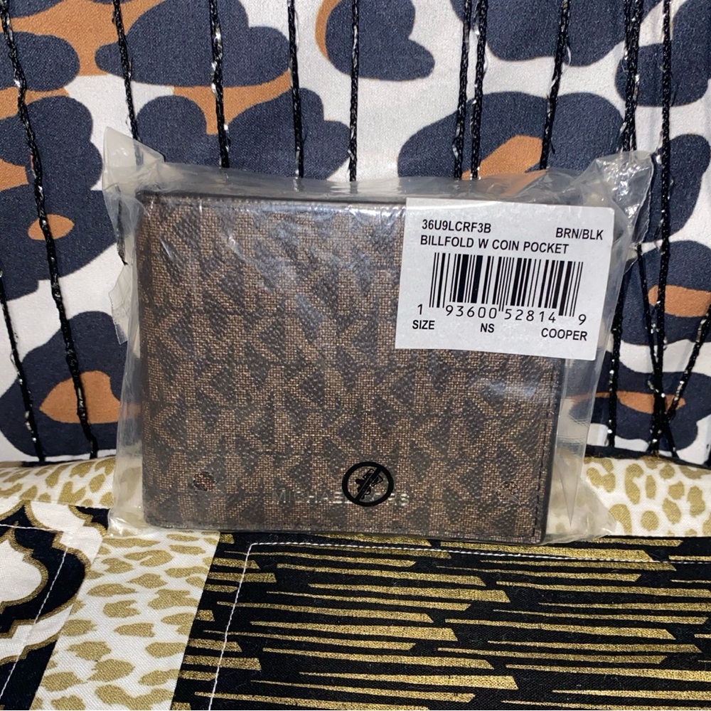 MICHAEL KORS MENS COPPER LOGO BILLFOLD WALLET W/ COIN POUCH